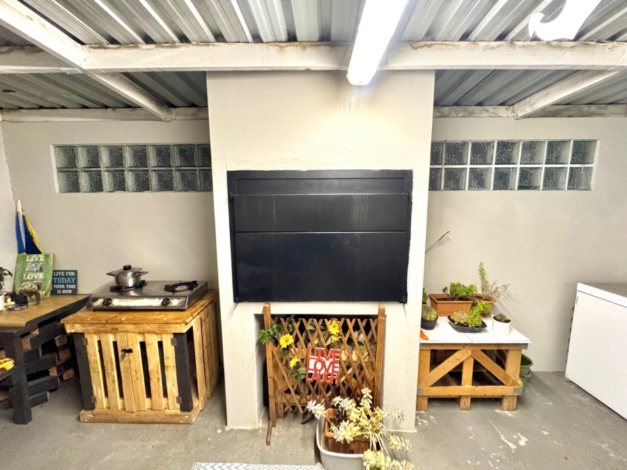 To Let 3 Bedroom Property for Rent in Wavecrest Western Cape